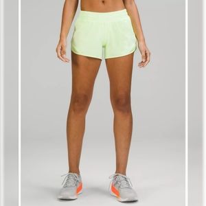 NWT Lululemon Low Rise Hotty Hot Shorts Lined 4" Size 8